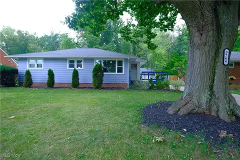 5766 W 229th St, Cleveland, OH 44126