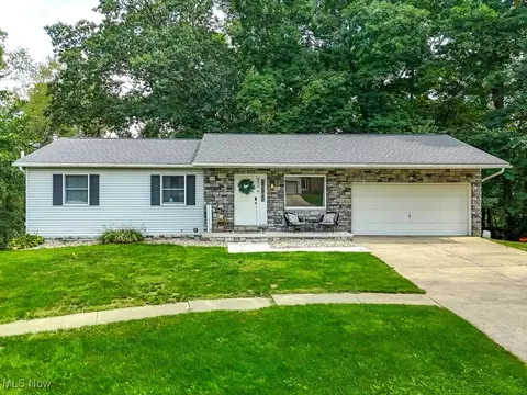 886 Woods Edge Ct, Wooster, OH 44691
