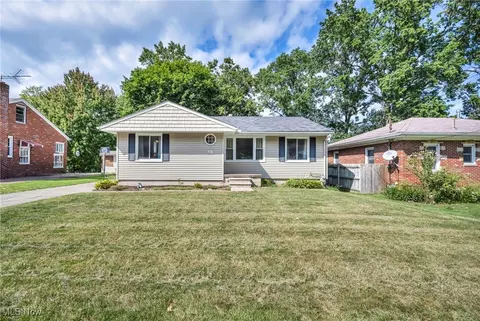281 E 46th St, Lorain, OH 44052