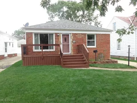 5814 Sunderland Dr, Parma, OH 44129