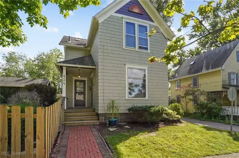 424 School Ave, Cuyahoga Falls, OH 44221