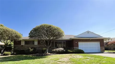 645 Strumbly Dr, Highland Heights, OH 44143