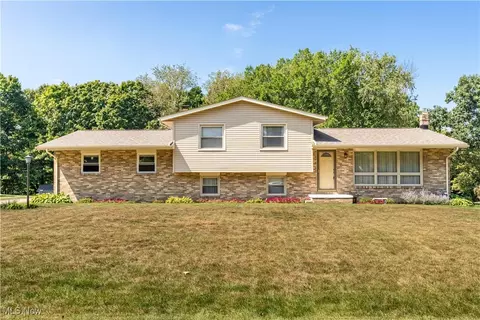 5733 Don Ave SW, Navarre, OH 44662