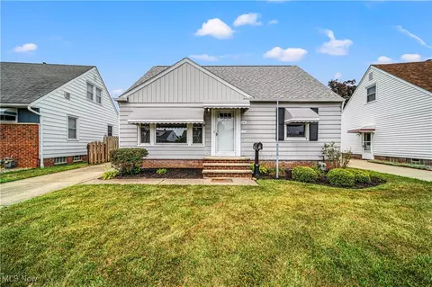 610 Pendley Rd, Willowick, OH 44095