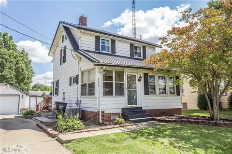 4044 Addison Ave NE, Louisville, OH 44641
