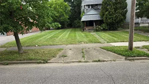 2294 E 100th St, Cleveland, OH 44106