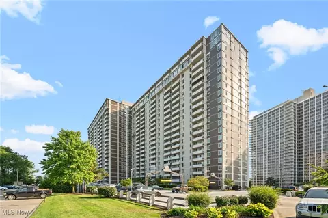 12900 Lake Ave #1206, Lakewood, OH 44107