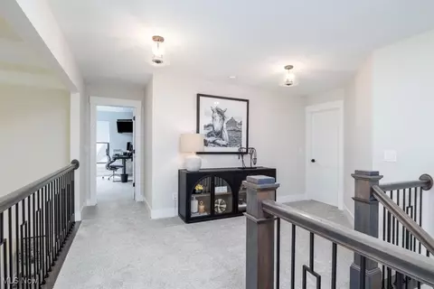 Entry Way - 200 Eagle Point Dr, Lyndhurst, OH 44124 photo 6 of 6