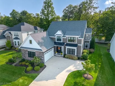 Exterior - 200 Eagle Point Dr, Lyndhurst, OH 44124 photo 9 of 9
