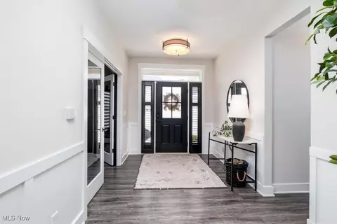 Entry Way - 200 Eagle Point Dr, Lyndhurst, OH 44124 photo 1 of 6