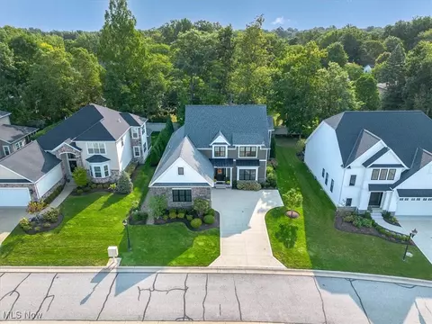 View/Area - 200 Eagle Point Dr, Lyndhurst, OH 44124 photo 3 of 5