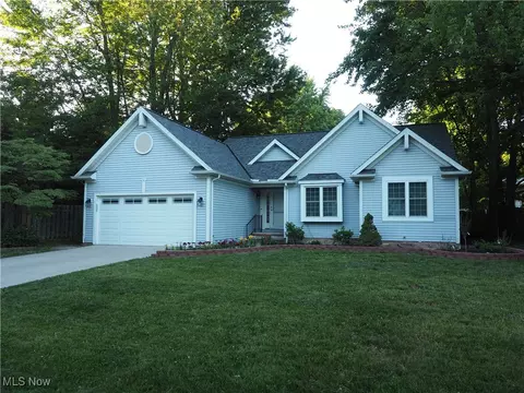 38475 Crossbrook Ave, Willoughby, OH 44094 photo 2