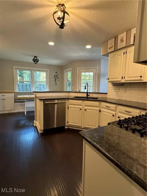 38475 Crossbrook Ave, Willoughby, OH 44094 photo 6