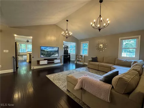 38475 Crossbrook Ave, Willoughby, OH 44094 photo 3