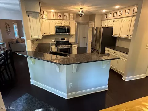38475 Crossbrook Ave, Willoughby, OH 44094 photo 9