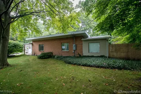 1667 Red Bird Rd, Madison, OH 44057