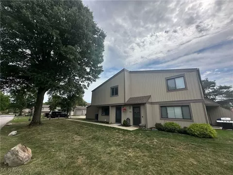 11844 Harbour Light Dr, North Royalton, OH 44133