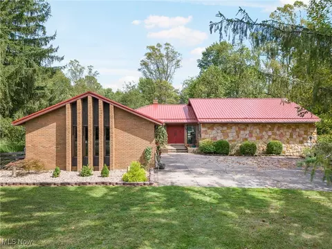 10175 Welton Rd NE, Bolivar, OH 44612