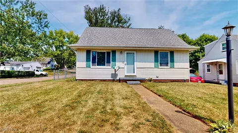 1701 32nd St NE, Canton, OH 44714