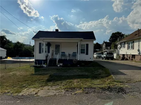 237 Wagner Ave, Bellaire, OH 43906
