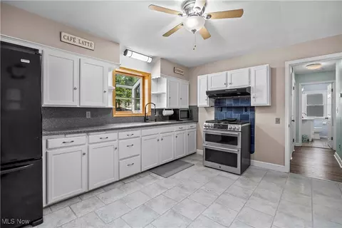 1857 E 36th St, Lorain, OH 44055 photo 10