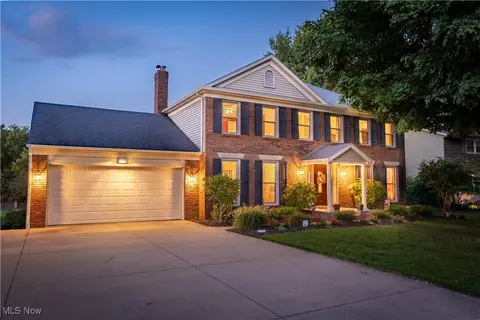 3424 Cornwall Dr NW, Canton, OH 44708 photo 2