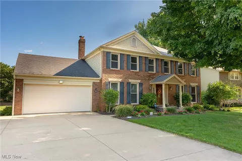 3424 Cornwall Dr NW, Canton, OH 44708