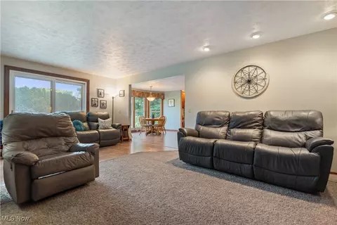 3424 Cornwall Dr NW, Canton, OH 44708 photo 9