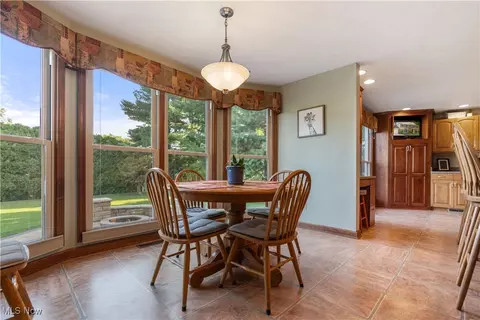 3424 Cornwall Dr NW, Canton, OH 44708 photo 5