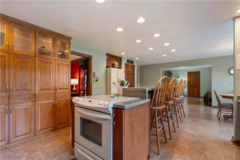 3424 Cornwall Dr NW, Canton, OH 44708 photo 8