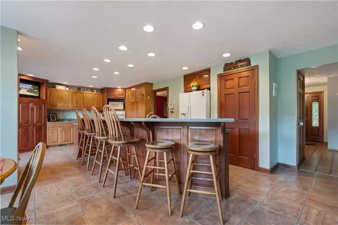 3424 Cornwall Dr NW, Canton, OH 44708 photo 4