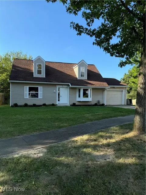 895 Revere Cir, Medina, OH 44256