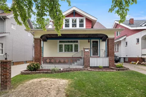 4353 W 49th St, Cleveland, OH 44144