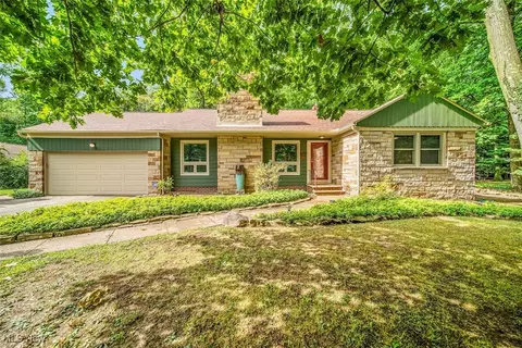 636 Parkside Blvd, Cleveland, OH 44143