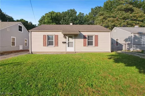 2563 Edgebrook Ave, Akron, OH 44312