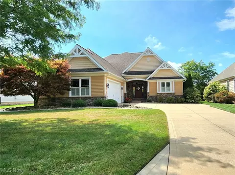 5914 Quarry Lake Dr SE, East Canton, OH 44730