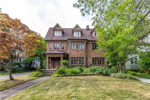 3232 Clarendon Rd, Cleveland, OH 44118