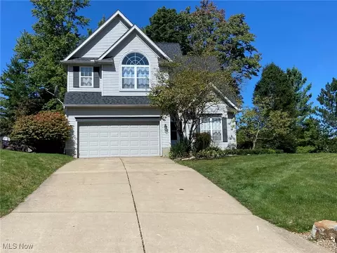 100 Middle Post Pt, Chardon, OH 44024