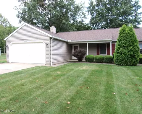 2165 Candlewood Dr, Avon, OH 44011
