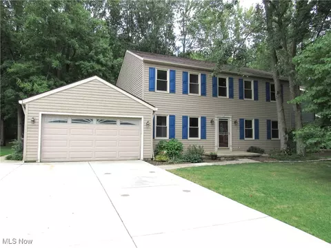 26939 Greenbrooke Dr, Olmsted Twp, OH 44138