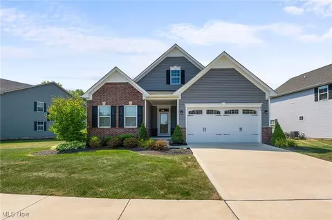 875 Sunrise Cir, Aurora, OH 44202