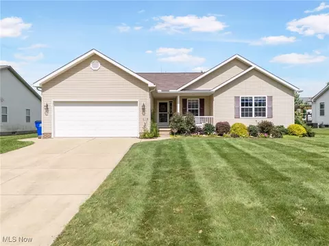 1046 Yorkshire Dr, Ravenna, OH 44266