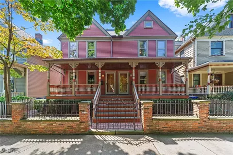 1780 W 28th St, Cleveland, OH 44113