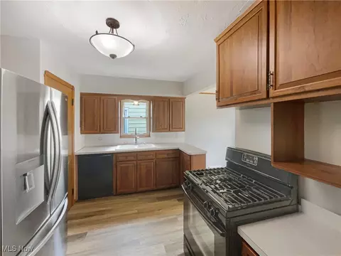 Kitchen - 5814 Belmere Dr, Cleveland, OH 44129 photo 1 of 2