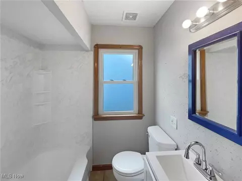Bath - 5814 Belmere Dr, Cleveland, OH 44129 photo 1 of 2