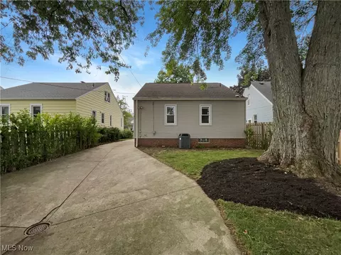 Exterior - 5814 Belmere Dr, Cleveland, OH 44129 photo 2 of 3