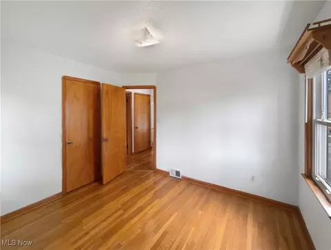 Bedroom - 5814 Belmere Dr, Cleveland, OH 44129 photo 2 of 3