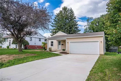 916 N Parkview Cir, Ashland, OH 44805