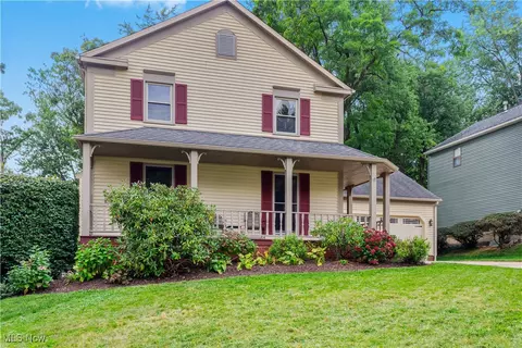 8243 Whiteridge Cir NW, North Canton, OH 44720