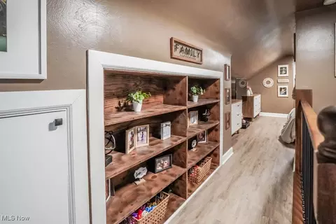 Entry Way - 4649 15th St NW, Canton, OH 44708 photo 3 of 5